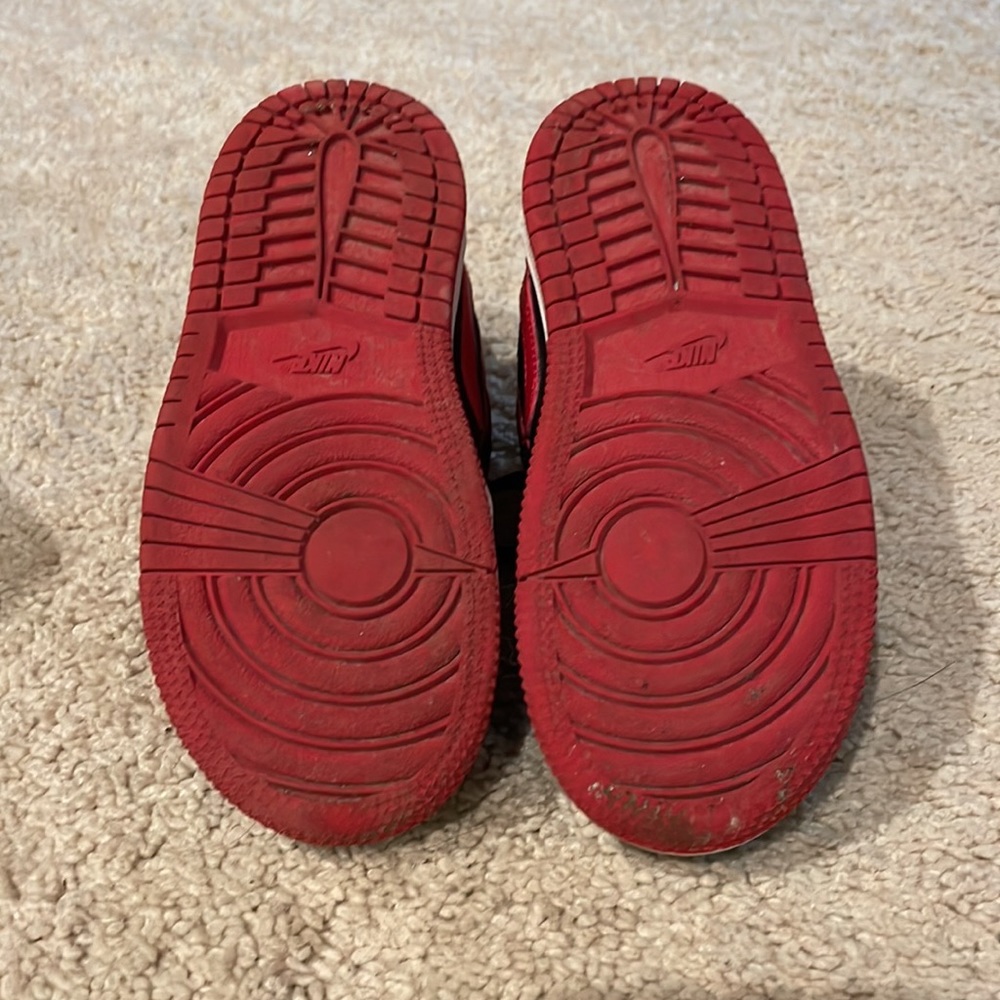 Jordan 1 Mid - Picture 2 of 5